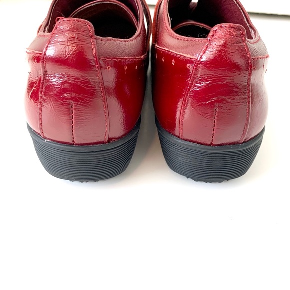GRAVITY DEFYR Red Leather Shoes—SZ. 6 - Picture 3 of 8